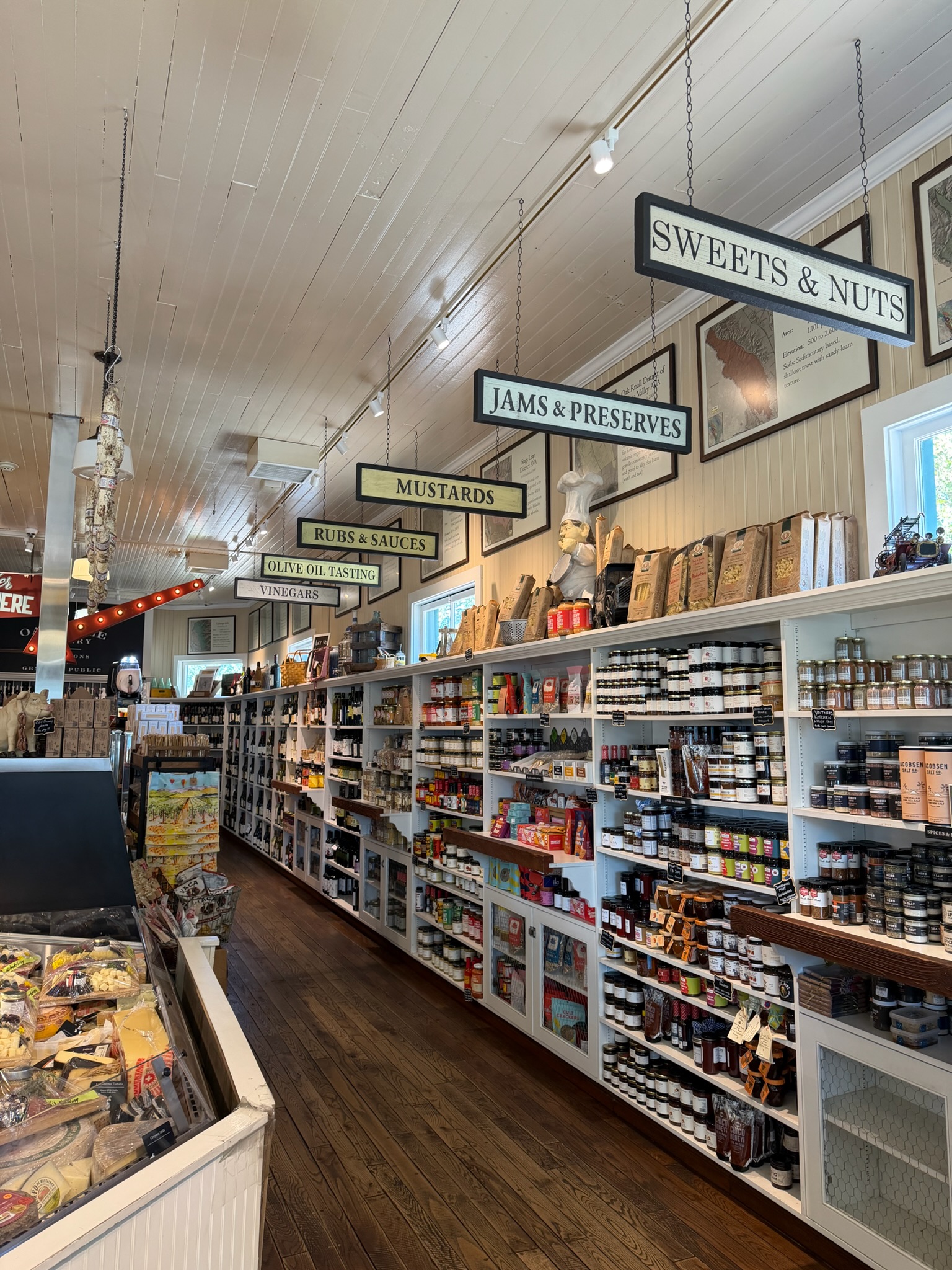 Oakville Grocery patio and storefront